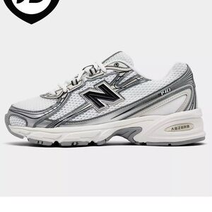WOMEN'S NEW BALANCE 740 CASUAL SHOES color: white/linen/black